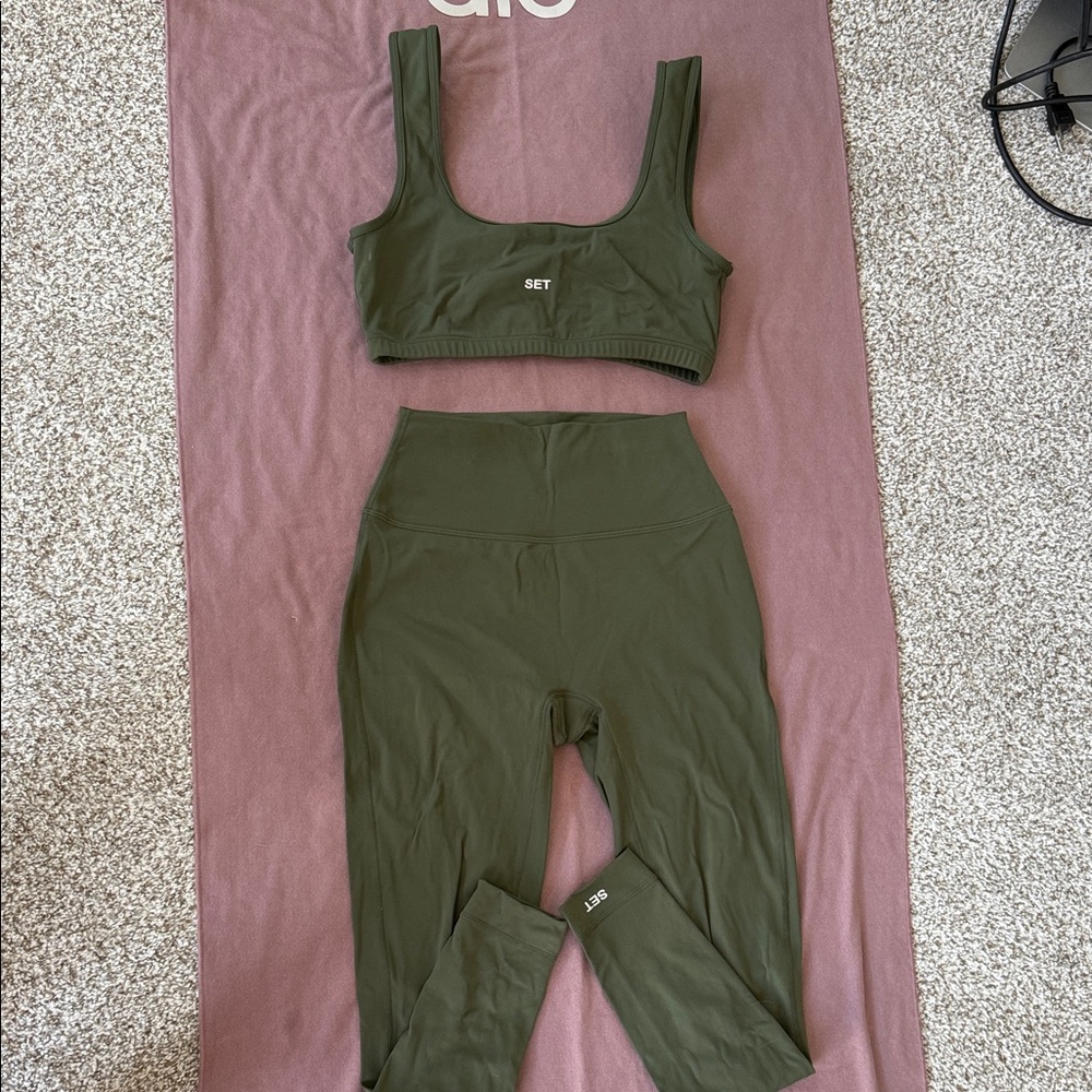 SET Active Forest Green Activewear Set
